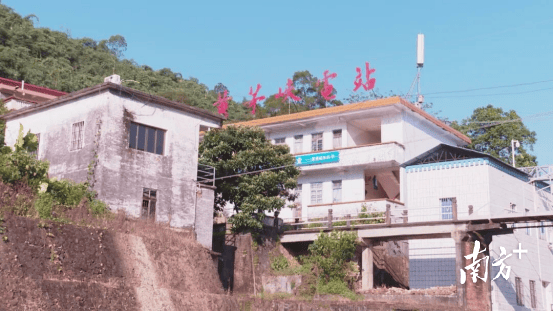 強化政治擔當護航重大工程建設<strong></p>
<p>建設工程</strong>，英德市委書記陳龍興調研黃茅峽水庫工程建設情況:建設工程